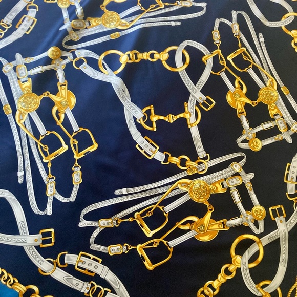 Classic equestrian scarf. Made in Italy. - Picture 8 of 11